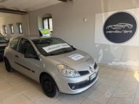 Usata Renault Clio II Luxe 75 CV (55 kW) 2007 Grigio Berlina