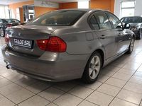 Usata BMW 318 143 CV (105 kW) 2010 Grigio scuro Berlina