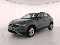 Usata VW T-Roc Life 116 CV (85 kW) 2025 Petroleum blue metallizzato nero SUV