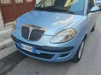 Usata Lancia Ypsilon 69 CV (50 kW) 2004 Bluazzurro Utilitaria