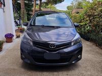 Begagnad Toyota Yaris Lounge 99 HK (72 kW) 2012 Grå Halvkombi