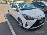Usata Toyota Yaris Hybrid 73 CV (53 kW) 2019 Bianco Utilitaria