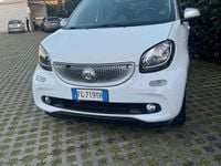 Begagnad Smart ForFour 71 HK (52 kW) 2016 Vit Halvkombi