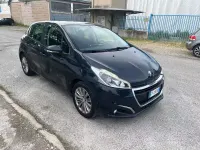 Usata Peugeot 208 Allure 82 CV (60 kW) 2018 Blu Utilitaria