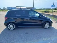 Usata Mercedes B180 109 CV (80 kW) 2007 Nero Monovolume