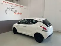 Usata Lancia Ypsilon Silver 69 CV (50 kW) 2022 Bianco Utilitaria