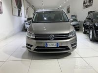 Usado VW Caddy Maxi Highline 150 CV (110 kW) 2018 Gris Monovolumen