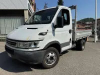 Usata Iveco Daily 97 CV (71 kW) 2005 Bianco Furgone