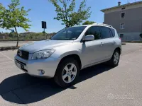 Usata Toyota RAV4 152 CV (111 kW) 2007 Grigio SUV