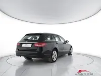 Usata Mercedes C200 Executive 136 CV (100 kW) 2018 Nero Station wagon