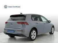 Usata VW Golf VIII Life 131 CV (96 kW) 2023 Grigio Utilitaria