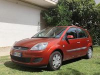 Usata Ford Fiesta 90 CV (66 kW) 2006 Rosso Utilitaria