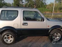 Usata Suzuki Jimny 82 CV (60 kW) 2001 Grigio SUV
