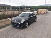 Usata Mini Cooper D 116 CV (85 kW) 2015 Nero Utilitaria