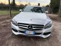 Usata Mercedes C220 Business 194 CV (142 kW) 2018 Argento Station wagon