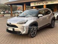 Usata Toyota Yaris Hybrid Lounge 92 CV (67 kW) 2022 Grigio Station wagon