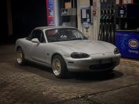 Usata Mazda MX5 110 CV (80 kW) 2000 Grigio Cabrio