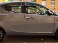 Usata Lancia Ypsilon Gold 69 CV (50 kW) 2022 Argento Utilitaria