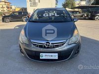 Usata Opel Corsa Edition 86 CV (63 kW) 2013 Grigio Berlina