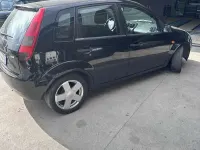 Usado Ford Fiesta Ghia 68 HP (50 kW) 2004 Citadino