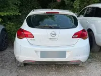 Usata Opel Astra 100 CV (73 kW) 2012 Berlina