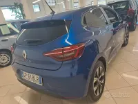 Usata Renault Clio V Evolution 100 CV (73 kW) 2023 Bluazzurro Berlina