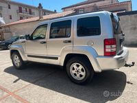 Usata Jeep Cherokee Limited 177 CV (130 kW) 2009 Grigio SUV
