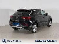 Usata VW T-Roc Life 110 CV (80 kW) 2023 Nero SUV