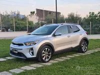 Begagnad Kia Stonic Style 100 HK (73 kW) 2022 Silver SUV