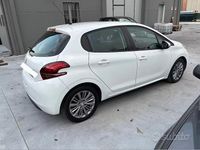 Usata Peugeot 208 Allure 82 CV (60 kW) 2016 Bianco Utilitaria