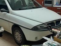 Begagnad Lancia Ypsilon 1998 Halvkombi