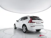 Usado Volvo XC60 Momentum 197 HP (144 kW) 2022 Branco SUV