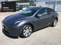 Usata Tesla Model Y Long Range AWD 258 kW (351 CV) 2023 Midnight silver metallic SUV