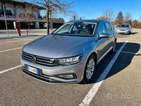 Usata VW Passat Business 150 CV (110 kW) 2022 Argento Station wagon