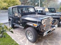 Usata Jeep Wrangler Laredo 103 CV (75 kW) 1989 Nero SUV