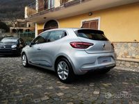 Usata Renault Clio V Intens 100 CV (73 kW) 2020 Grigio Berlina