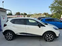 Usata Renault Captur 90 CV (66 kW) 2017 Grigio SUV