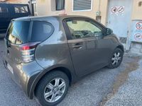 Usata Toyota iQ 98 CV (72 kW) 2011 Marrone Utilitaria