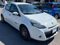 Usata Renault Clio II Dynamique 101 CV (74 kW) 2009 Bianco Berlina