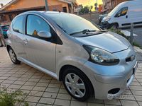 Usata Toyota Aygo 68 CV (50 kW) 2010 Grigio Utilitaria