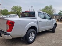 Usata Nissan Navara N-Connecta 163 CV (119 kW) 2016 Grigio Pick-up