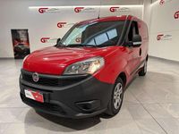 Usata Fiat Doblò 90 CV (66 kW) 2016 Rosso Monovolume