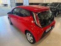 Usata Toyota Aygo X-play 69 CV (50 kW) 2018 Rosso Utilitaria