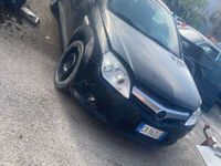 Usata Opel Tigra Edition 69 CV (50 kW) 2005 Nero Station wagon