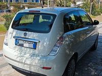 Usata Lancia Ypsilon 75 CV (55 kW) 2011 Bianco Utilitaria