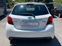 Begagnad Toyota Yaris Active 90 HK (66 kW) 2015 Vit Halvkombi