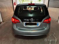 Usata Opel Meriva 95 CV (69 kW) 2012 Grigio Monovolume