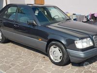 Usata Mercedes E200 Avantgarde 136 CV (100 kW) 1995 Marrone Berlina