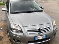Usata Toyota Avensis 126 CV (92 kW) 2009 Grigio Station wagon