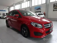 Usata Mercedes B180 Business 109 CV (80 kW) 2015 Rosso Utilitaria